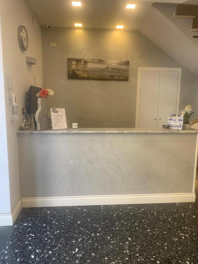 נאפולי Hotel Poerio מראה חיצוני תמונה