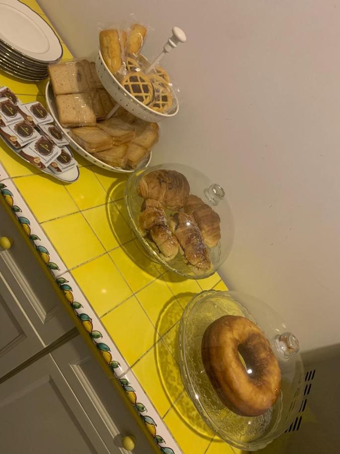 נאפולי Hotel Poerio מראה חיצוני תמונה
