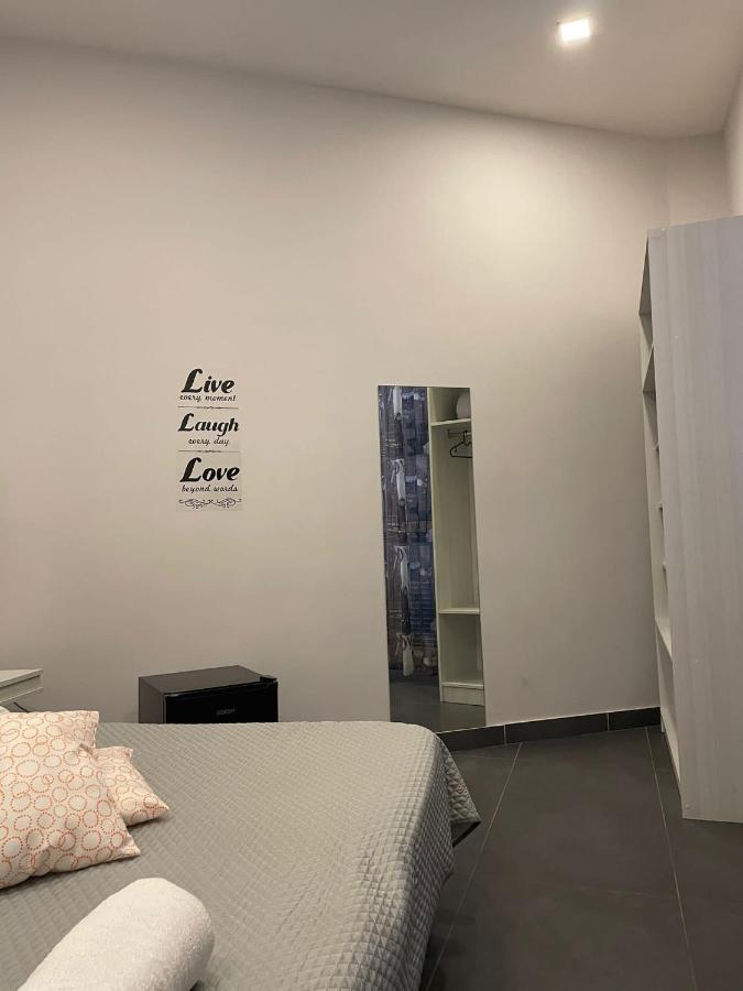 נאפולי Hotel Poerio מראה חיצוני תמונה