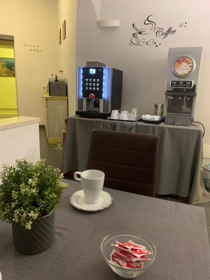 נאפולי Hotel Poerio מראה חיצוני תמונה