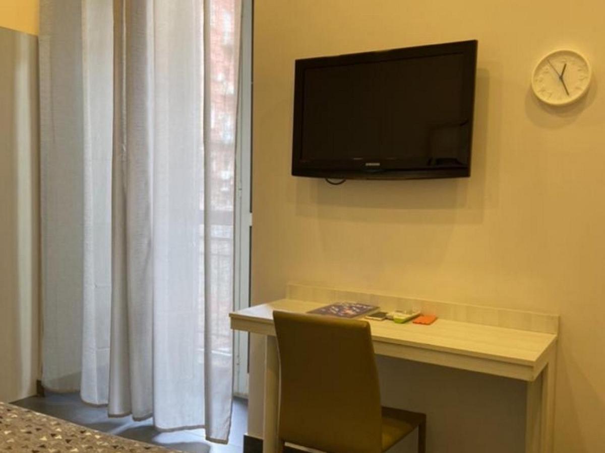 נאפולי Hotel Poerio מראה חיצוני תמונה